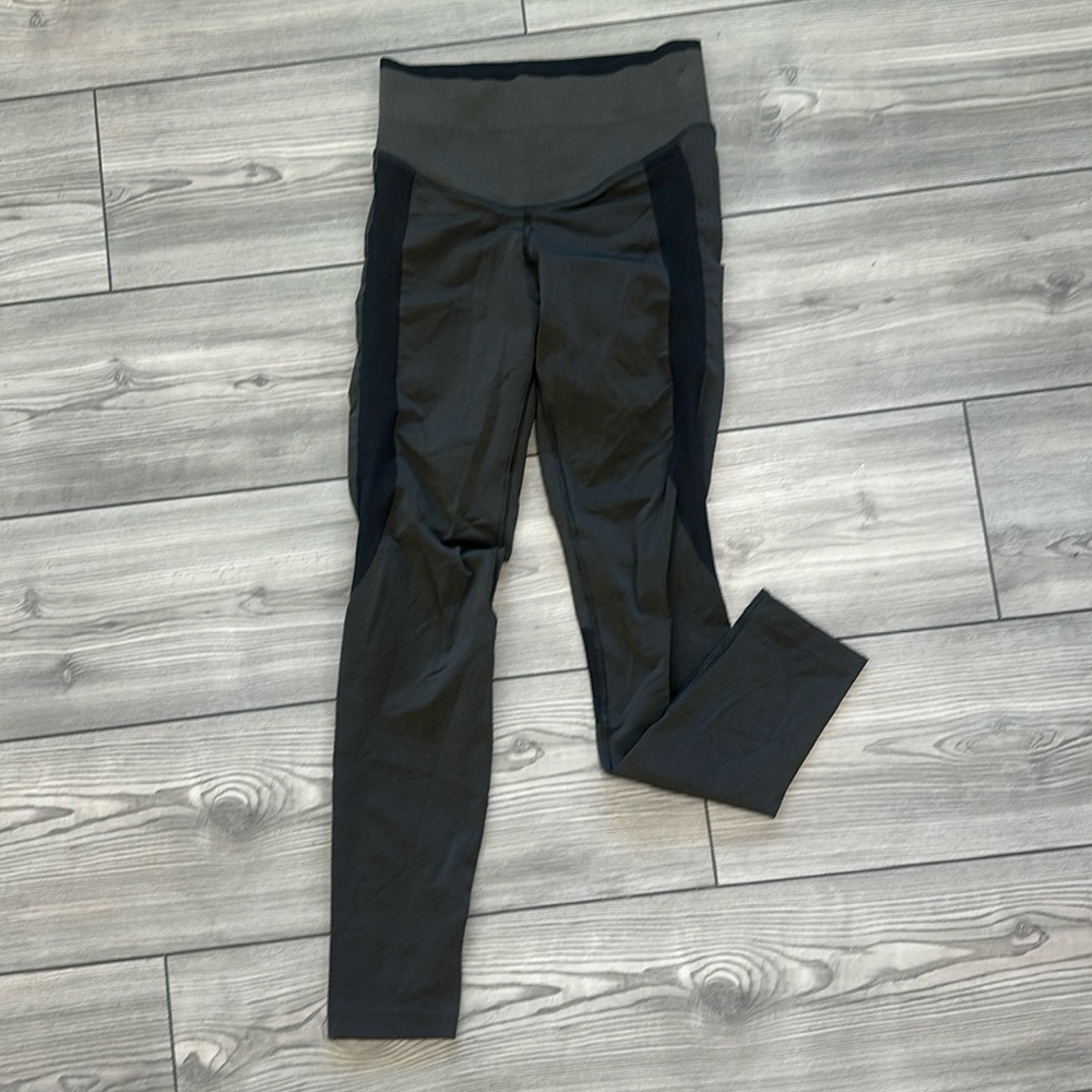 Lululemon Seamless High rise Training leggings Graphite Gray size 4
